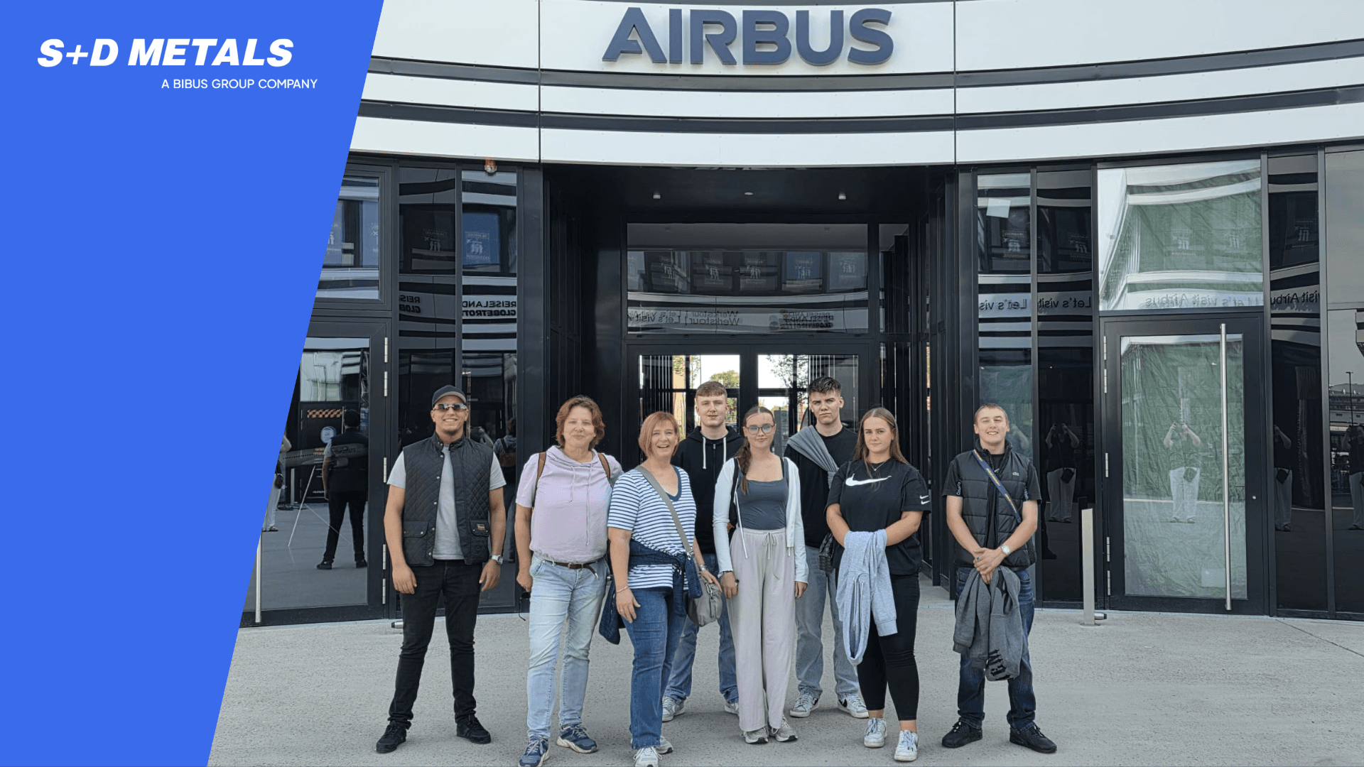 Azubi_Networking_Gruppenfoto_Airbus_News